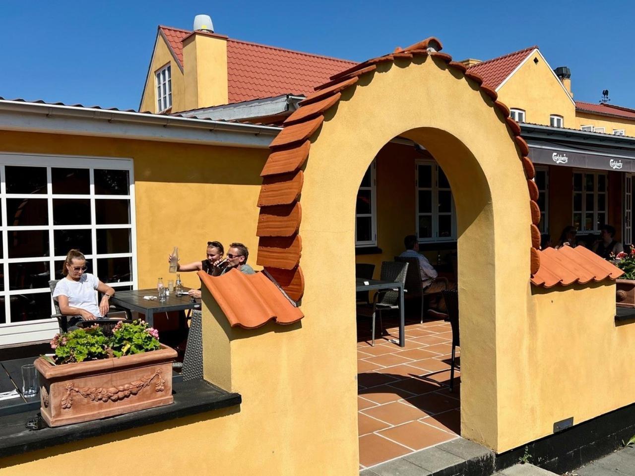 Oro Kro & Hotel Exterior foto